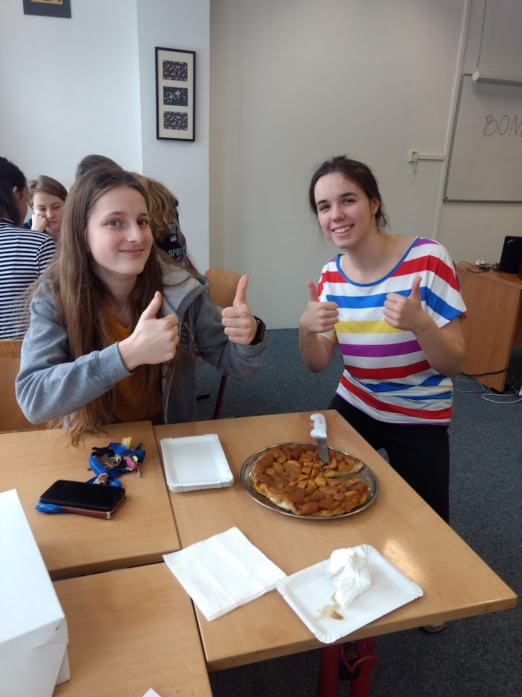 Otevřená francouzština se sladkou tečkou