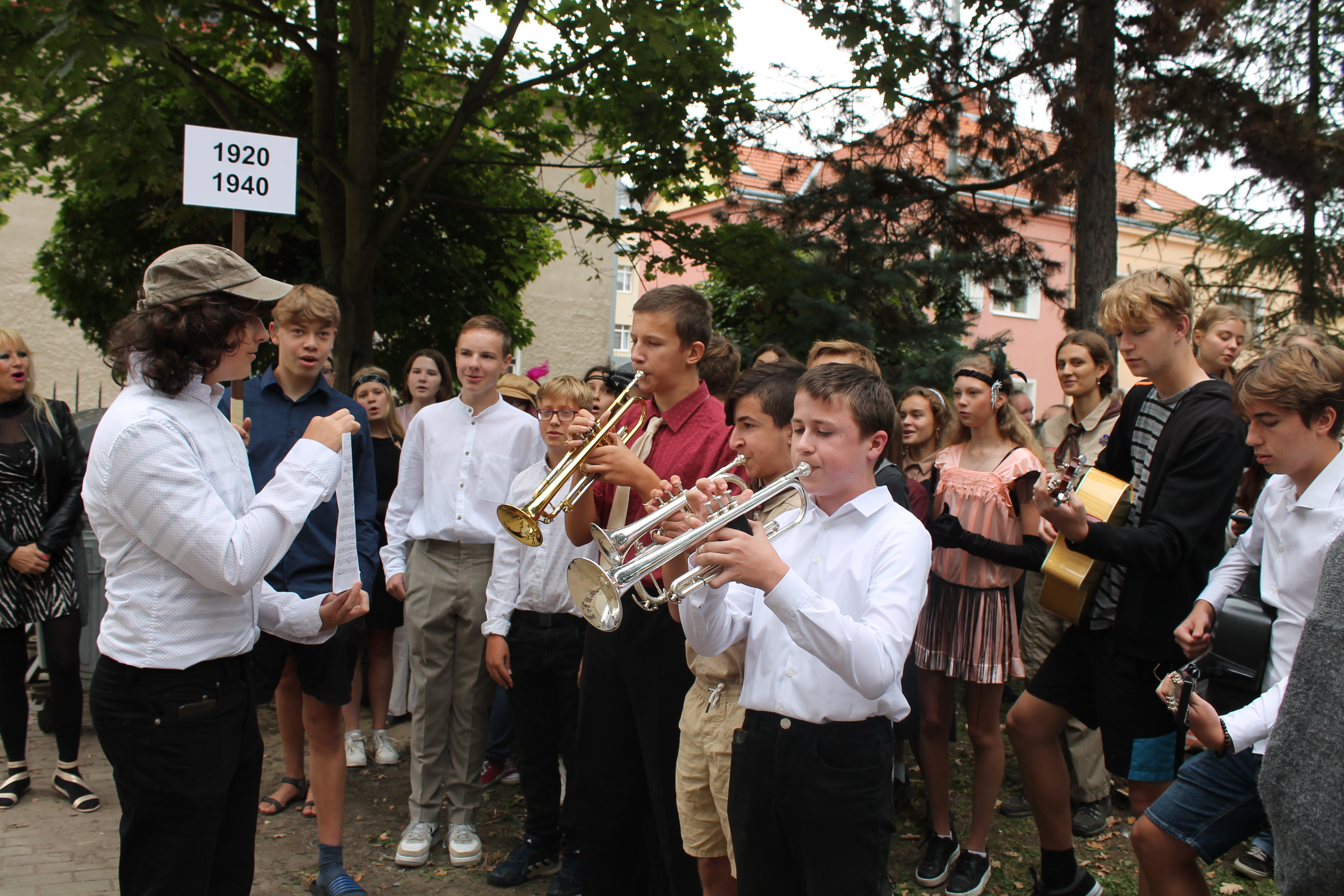 Přípravy oslav 100. let Dvořákova gymnázia vrcholí