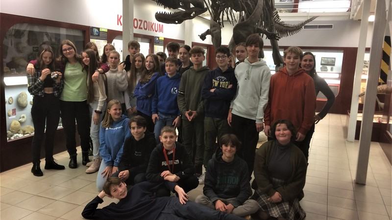 3.G v objetí dinosaura. Vánoční besídka v muzeu fosilií.