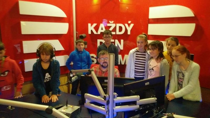 Naši studenti před mikrofony Českého rozhlasu