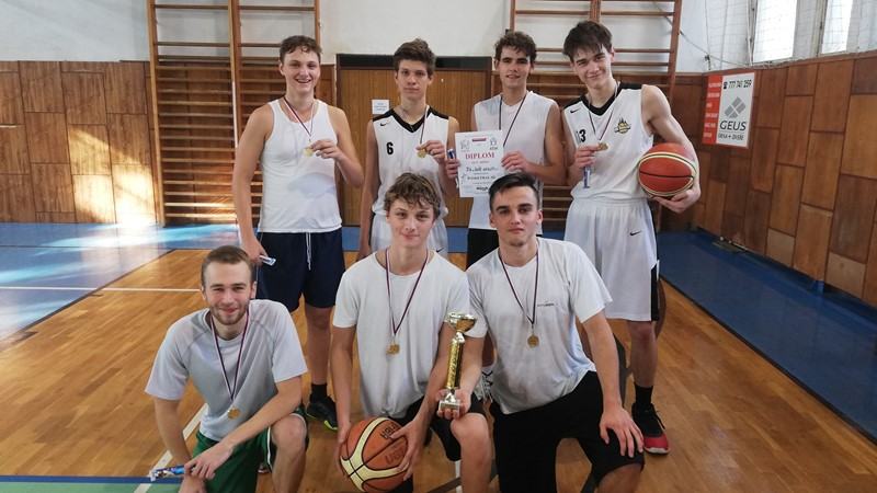 Sportovní úspěch pod bezednými koši