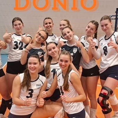Dvakrát mistryně ČR, teď míříme do Číny! 🇨🇿🏐 Pomůžete volejbalovému týmu Dvořákova gymnázia na světový šampionát?